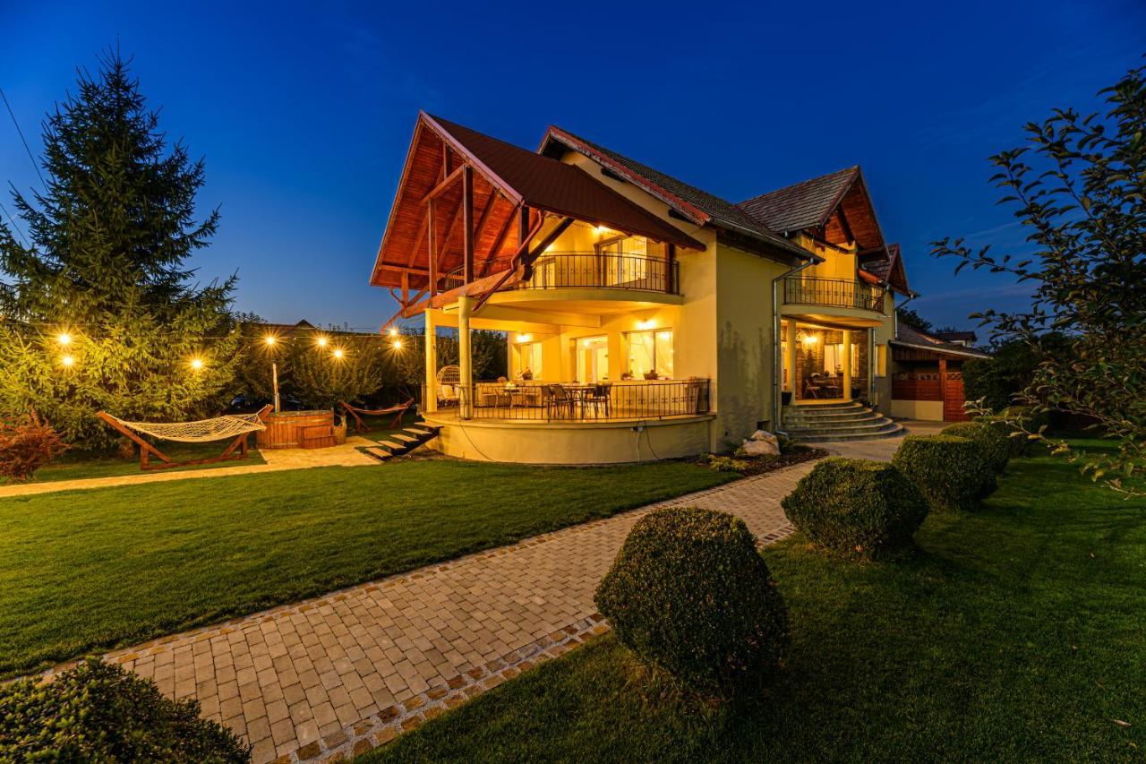 Orchard Villa 브라쇼브 외부 사진